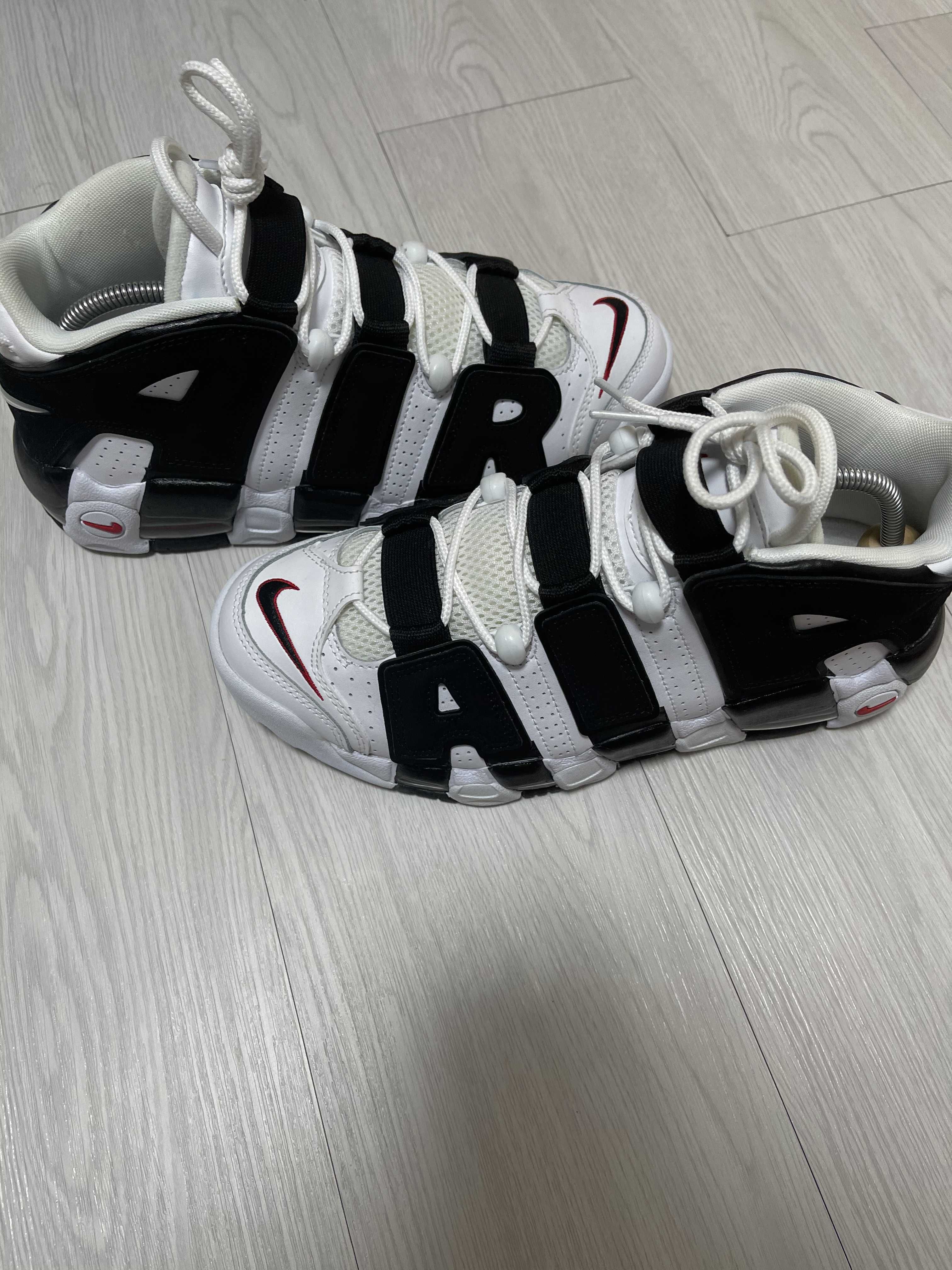 NIKE AIR MORE UPTEMPO "WHITE/BLACK/UNIVERSITY RED"(2020)