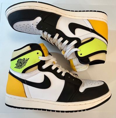 Nike Air Jordan 1 High OG "Volt Gold"