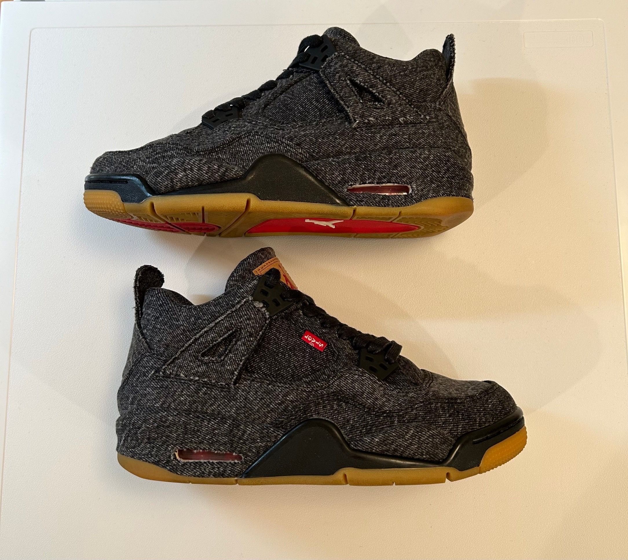 LEVI’S × NIKE GS AIR JORDAN 4 BG "BLACK DENIM"(タグ:LEVIS®)