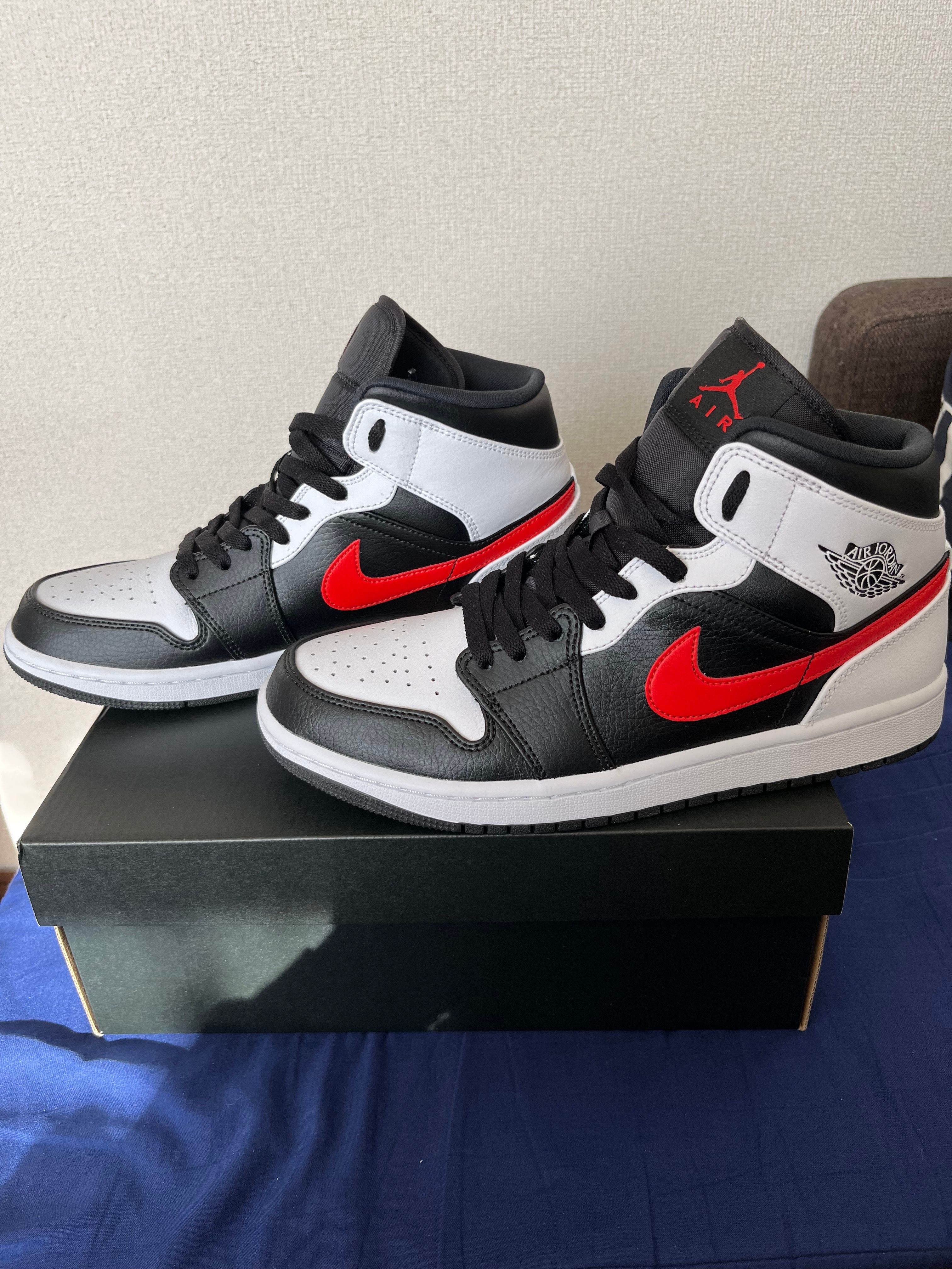 NIKE AIR JORDAN 1 MID "BLACK/CHILE RED/WHITE"