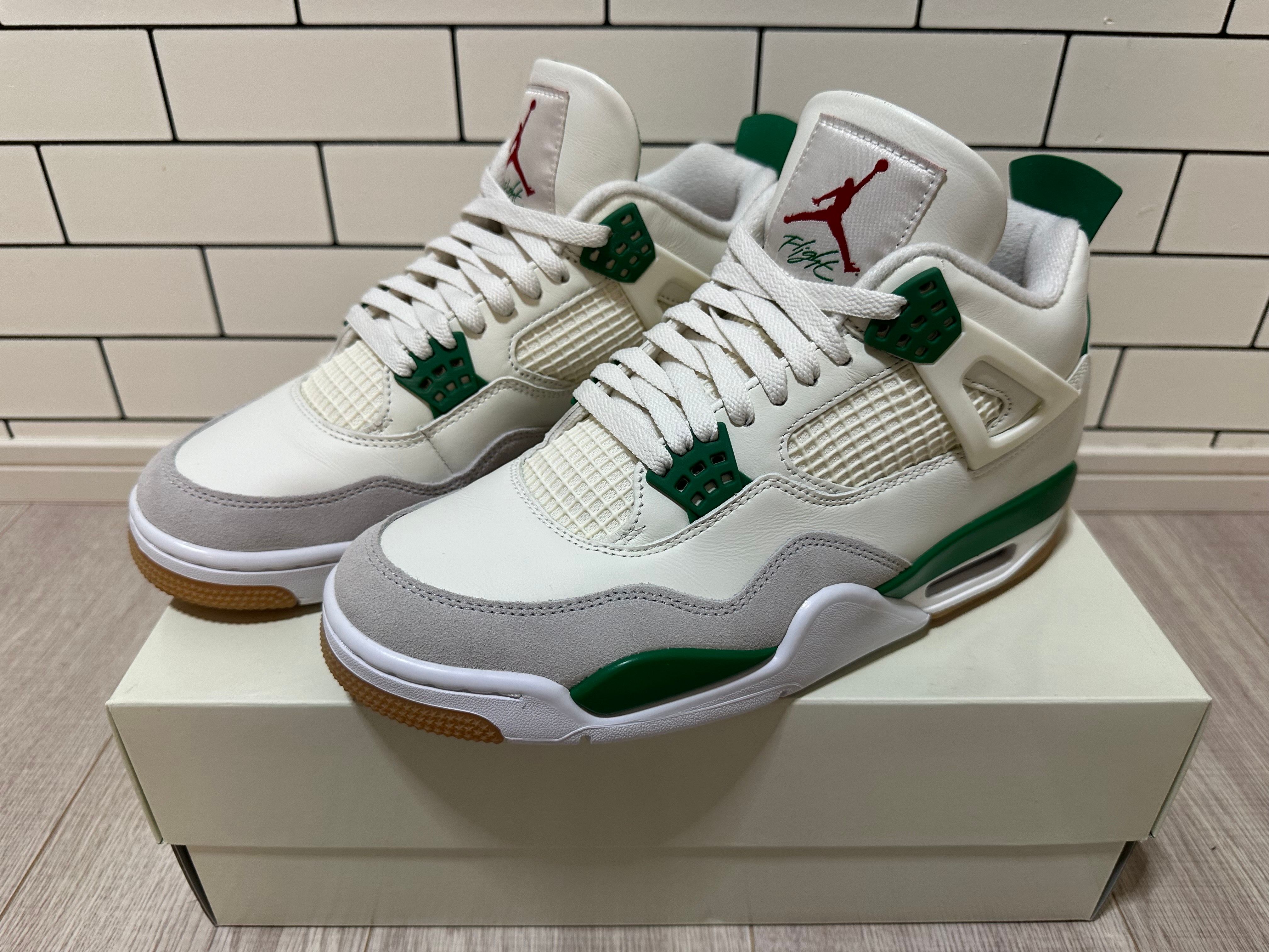Nike SB × Air Jordan 4 Retro SP "Pine Green"