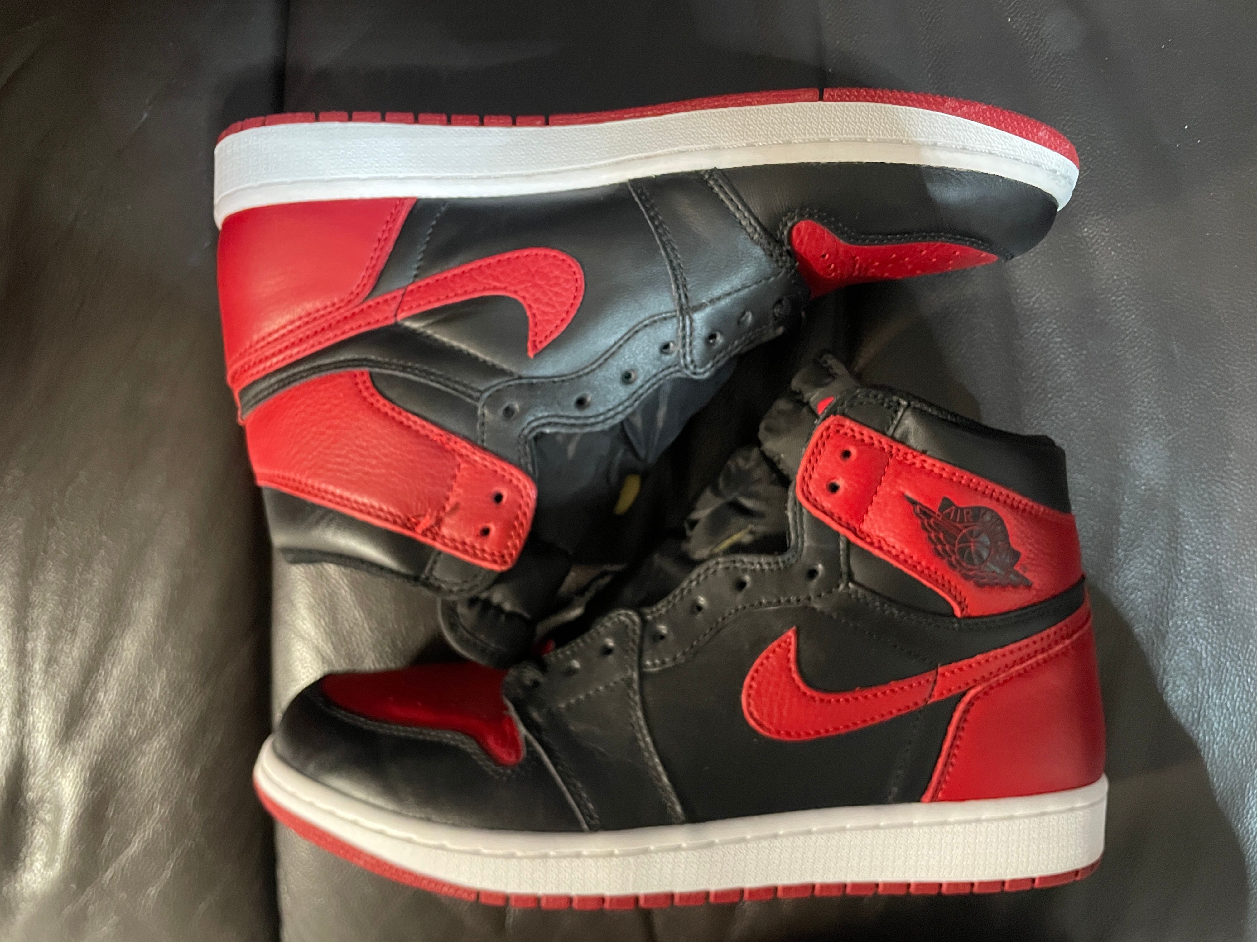 Nike Air Jordan 1 Retro High OG "Bred/Banned" (2016)