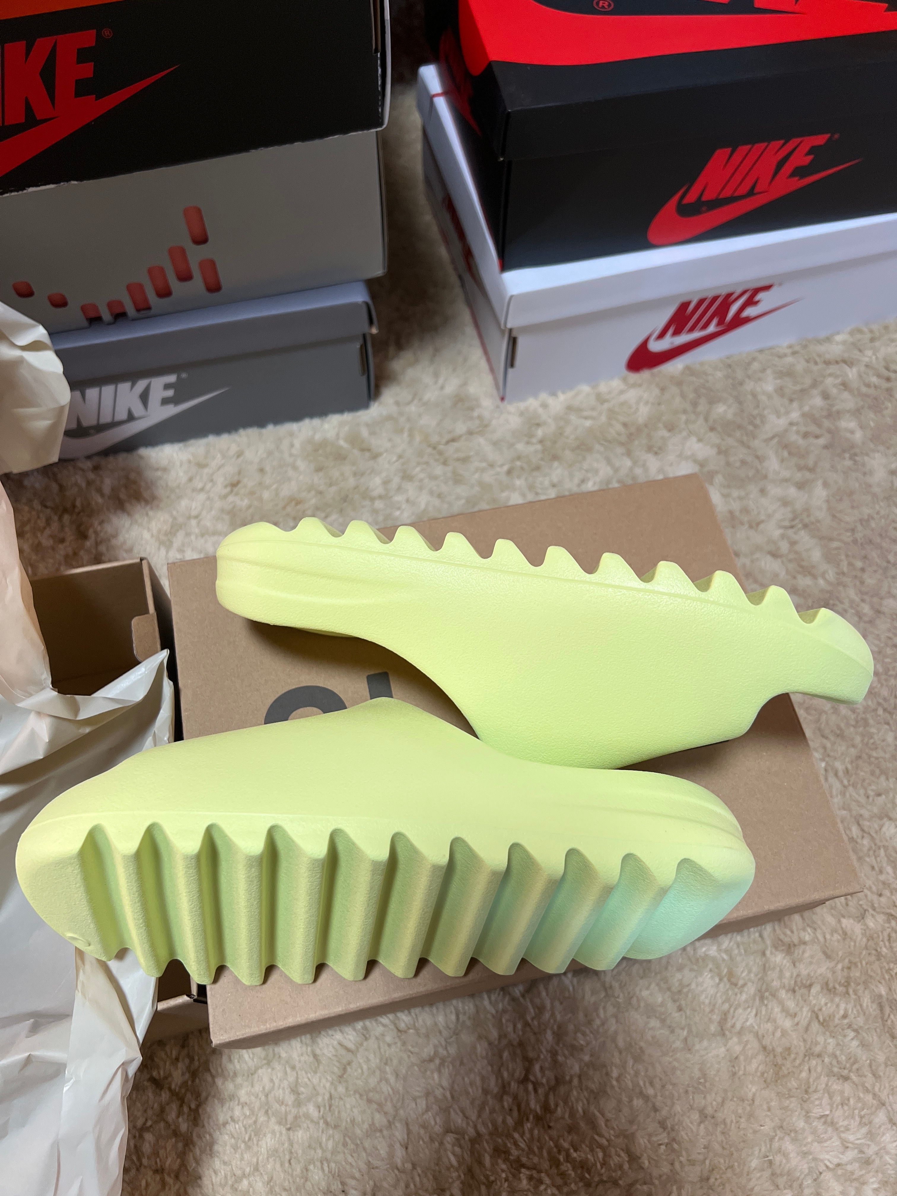 adidas YEEZY Slide "Glow Green"