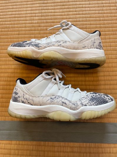 Nike Air Jordan 11 Low Snakeskin "Light Bone/University Red/Sail/Black"