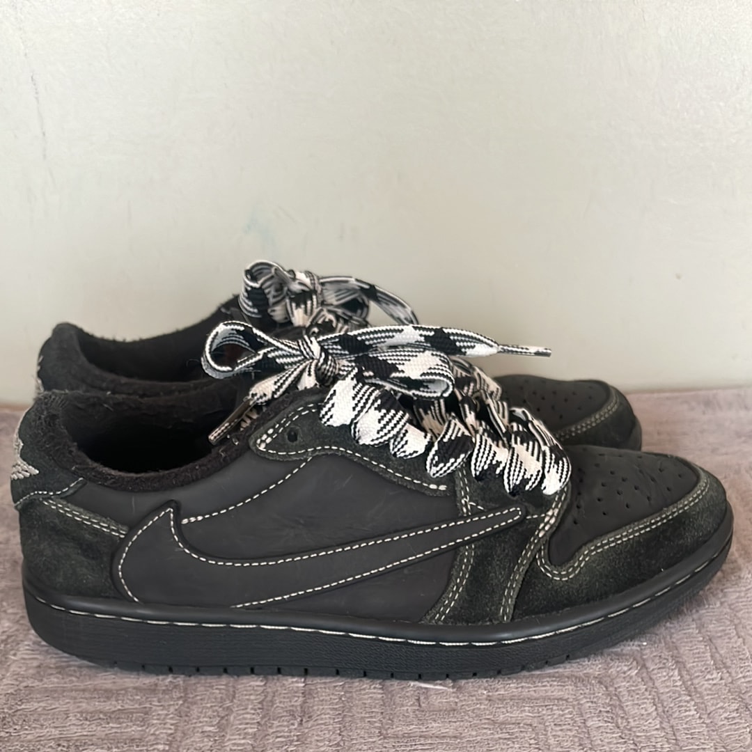 Travis Scott × Nike Air Jordan 1 Low OG SP "Black Phantom"