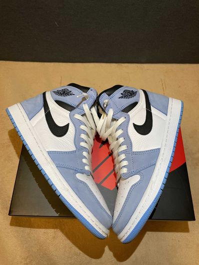 Nike Air Jordan 1 High OG "University Blue"