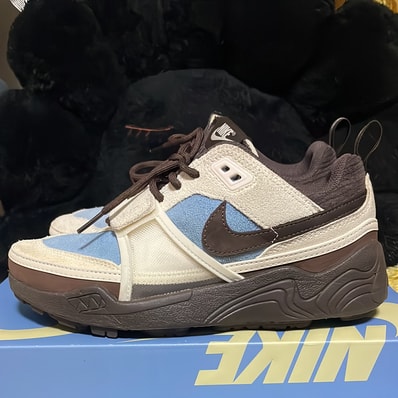 Travis Scott × Nike Zoom Field Jaxx "Pale Ivory and Leche Blue"
