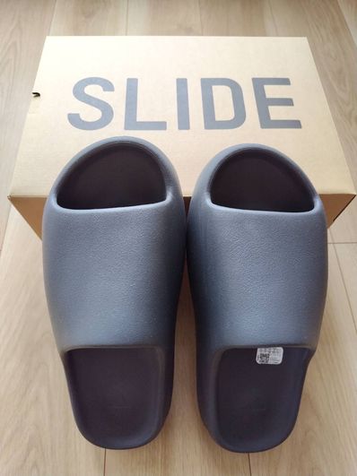 adidas YEEZY Slide "Slate Grey"