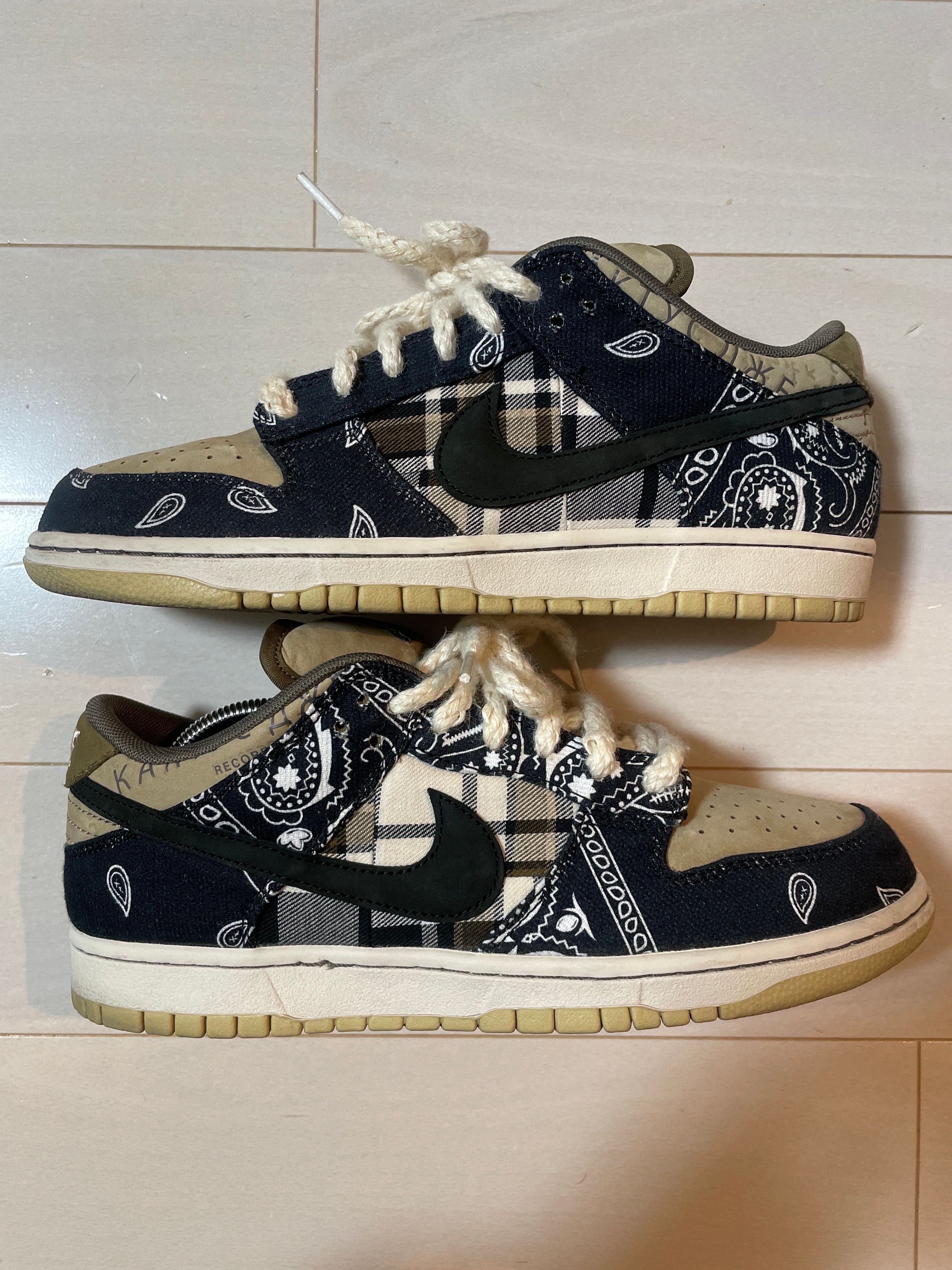 Travis Scott × Nike SB Dunk Low "Black/Parachute Beige"