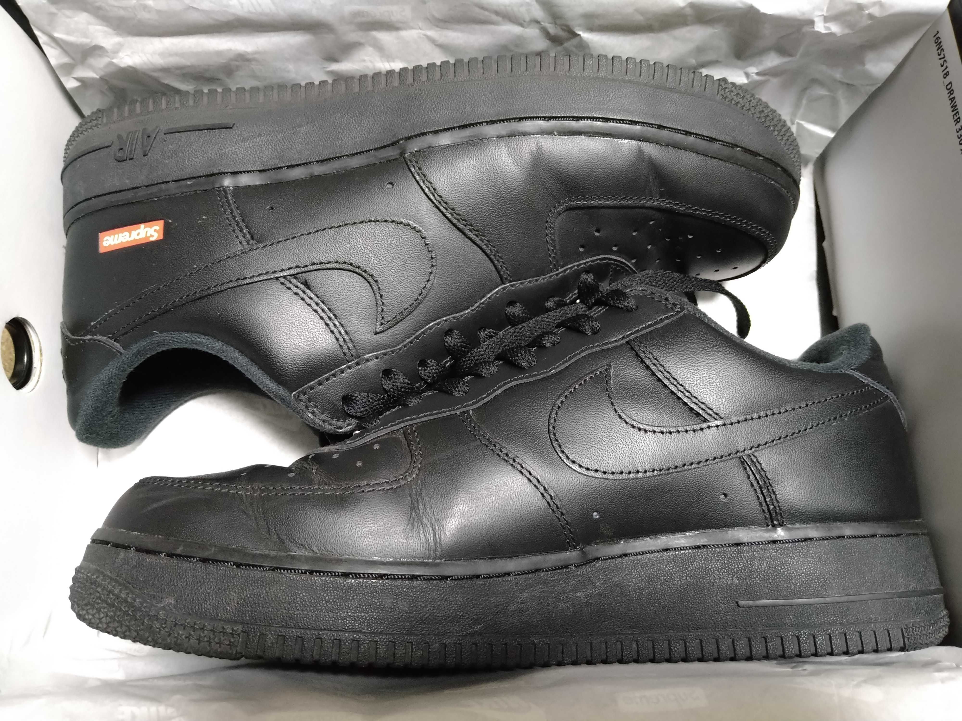 Supreme × Nike Air Force 1 Low "Black"