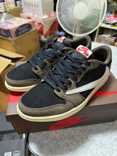 Travis Scott × Nike Air Jordan 1 Low OG SP-T "Black/Dark Mocha"