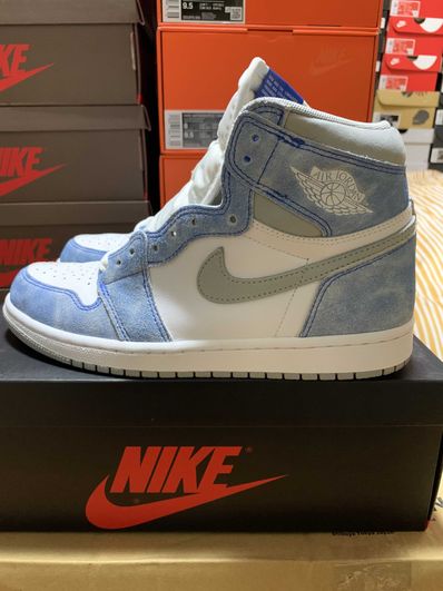 Nike Air Jordan 1 High OG "Hyper Royal"