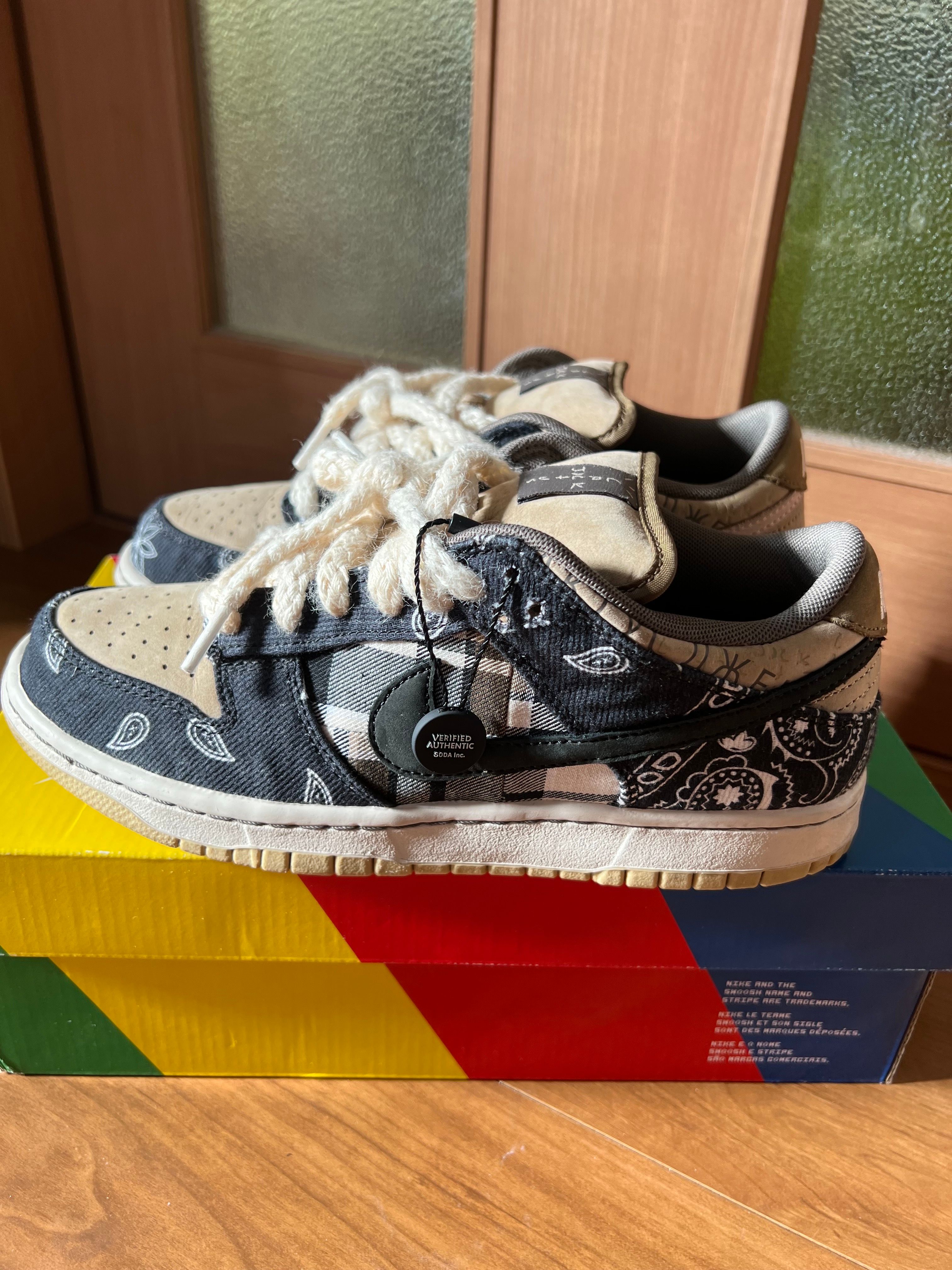Travis Scott × Nike SB Dunk Low "Black/Parachute Beige"