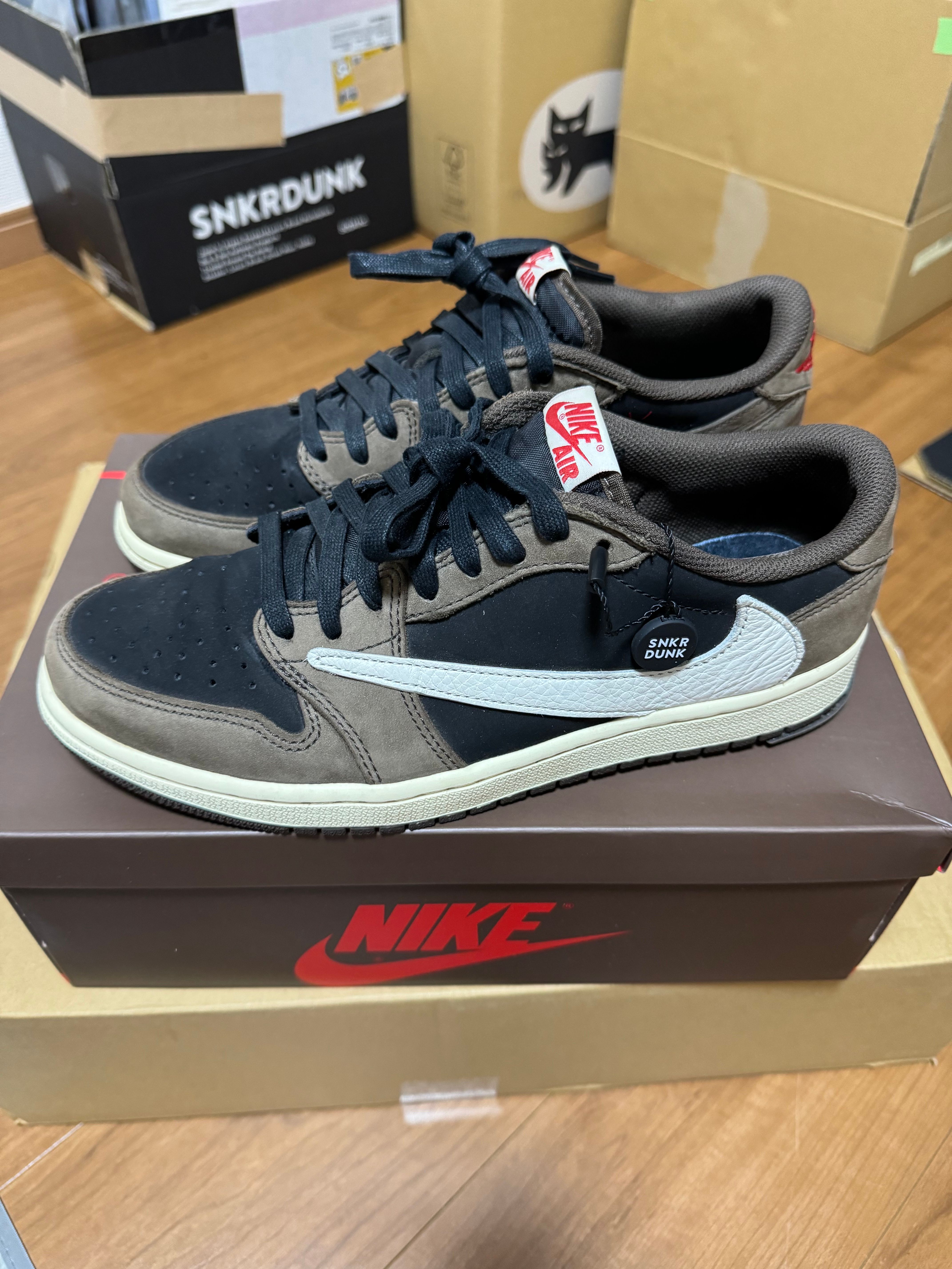 Travis Scott × Nike Air Jordan 1 Low OG SP-T "Black/Dark Mocha"