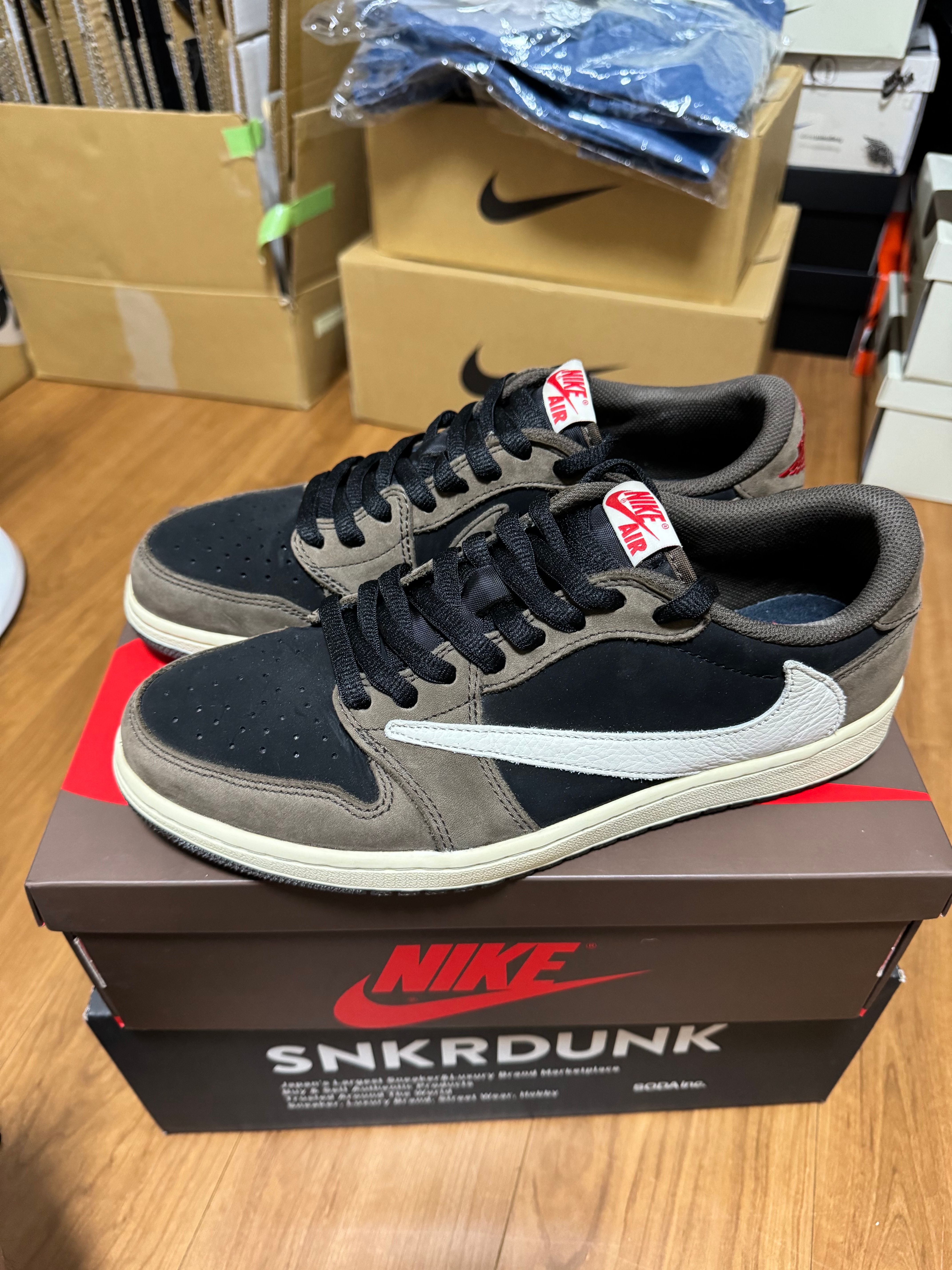 Travis Scott × Nike Air Jordan 1 Low OG SP-T "Black/Dark Mocha"