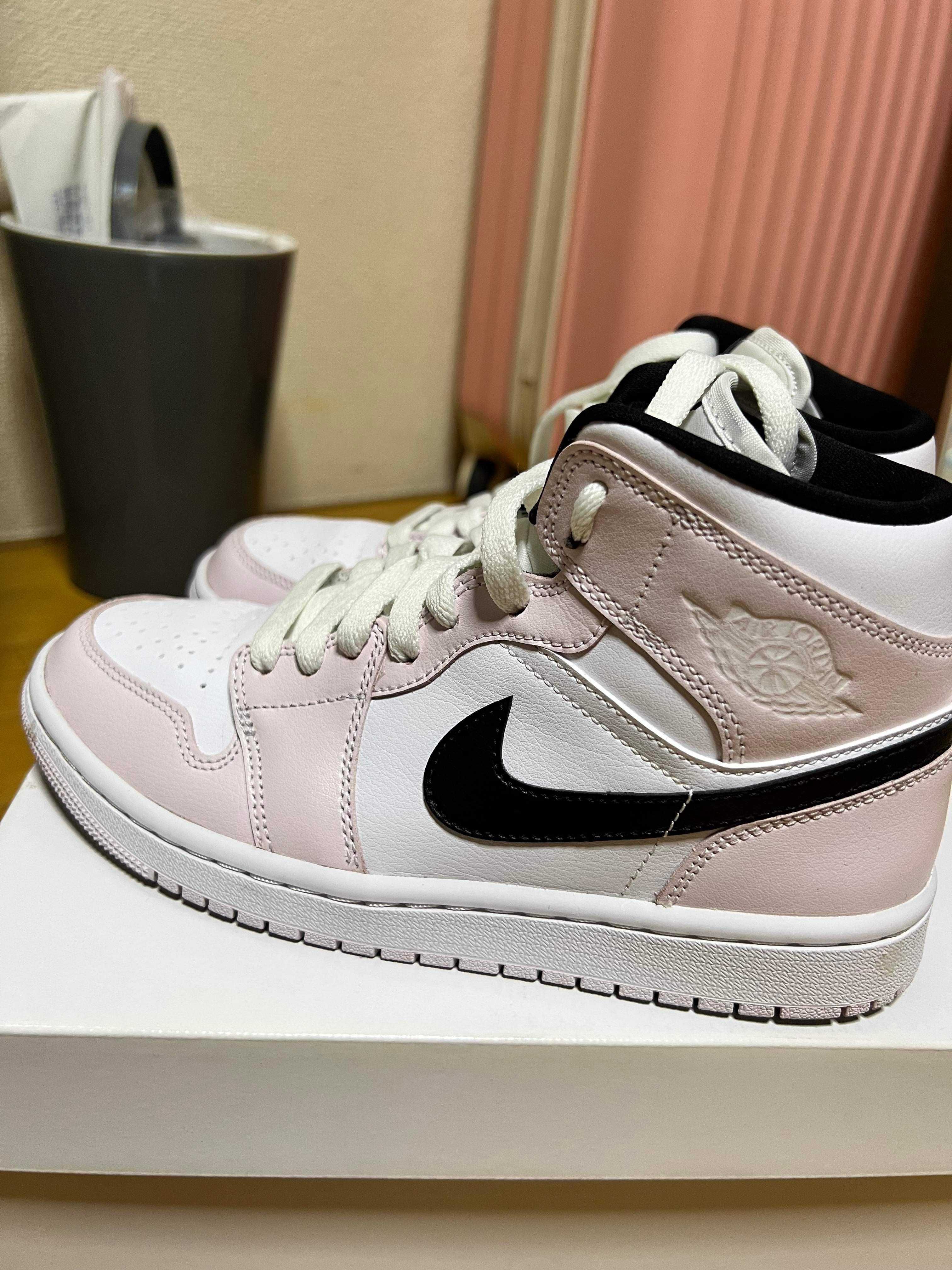 Nike Women's Air Jordan 1 Mid "Light Violet/White/Black"