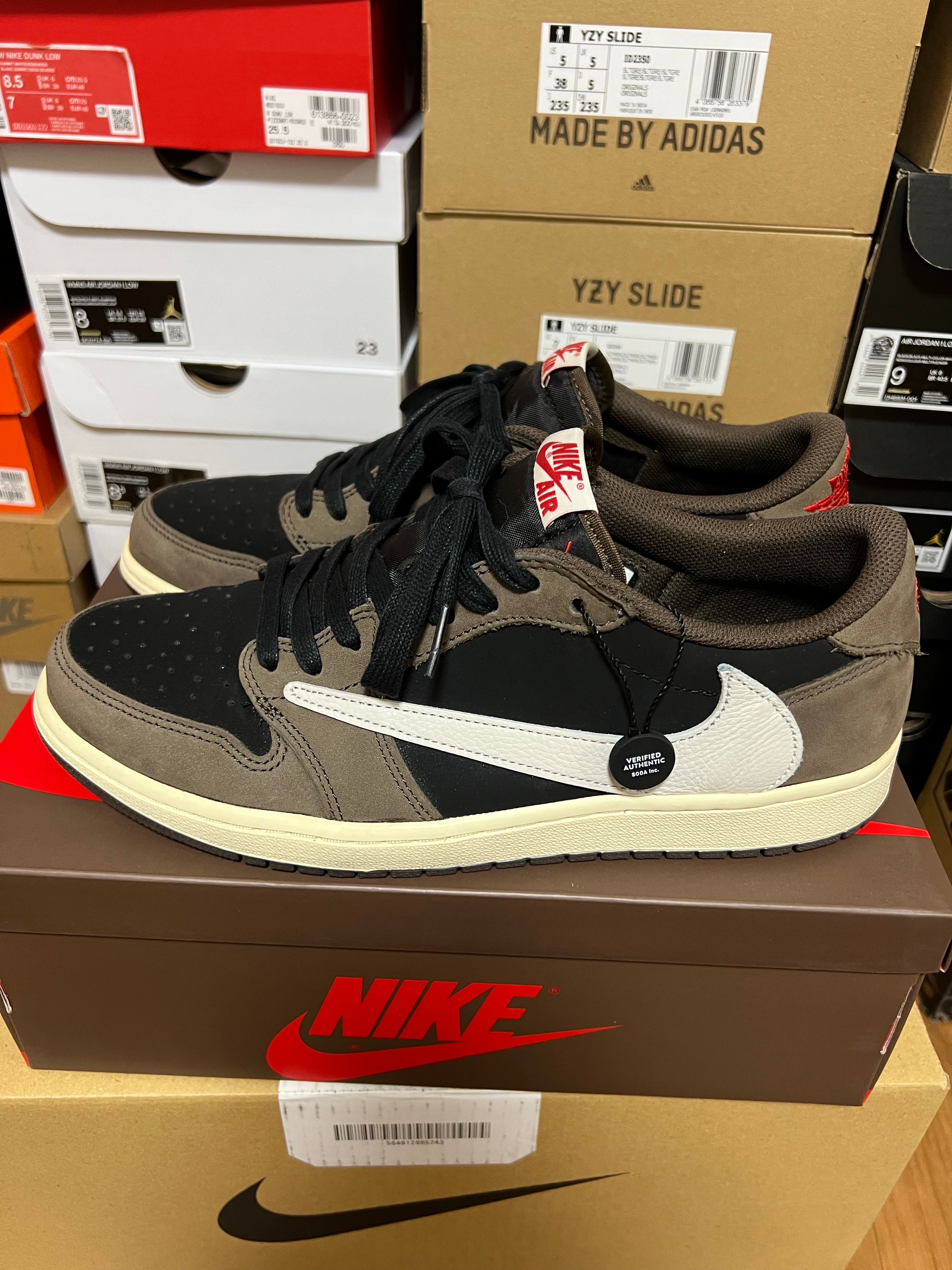 Travis Scott × Nike Air Jordan 1 Low OG SP-T "Black/Dark Mocha"