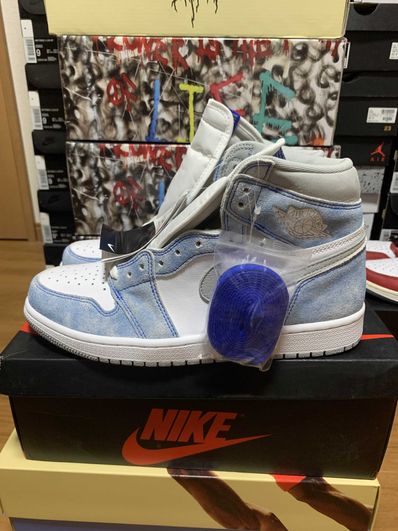 Nike Air Jordan 1 High OG "Hyper Royal"