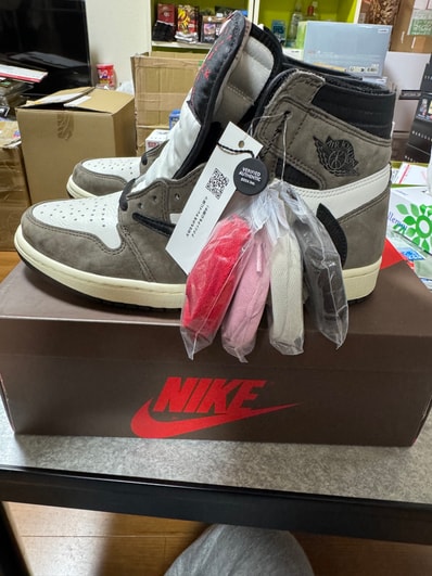 Travis Scott × Nike Air Jordan 1 Retro High OG TS SP "Sail/Dark Mocha"