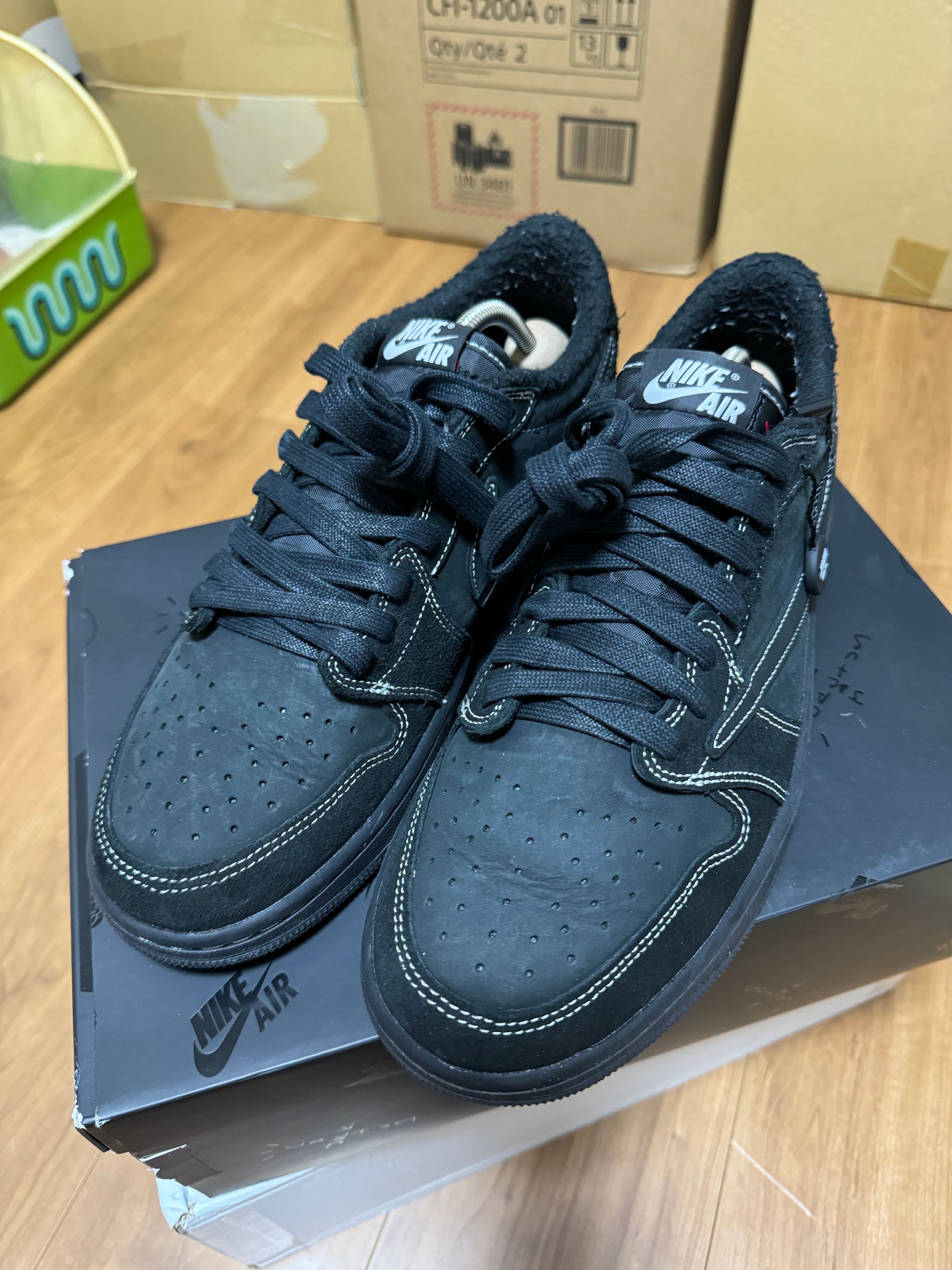 訳あり NIKEブラックファントムtravis scott DM7866-001 Travis Scott × Nike Air Jordan 1 Low OG SP “Black/Phantom”の