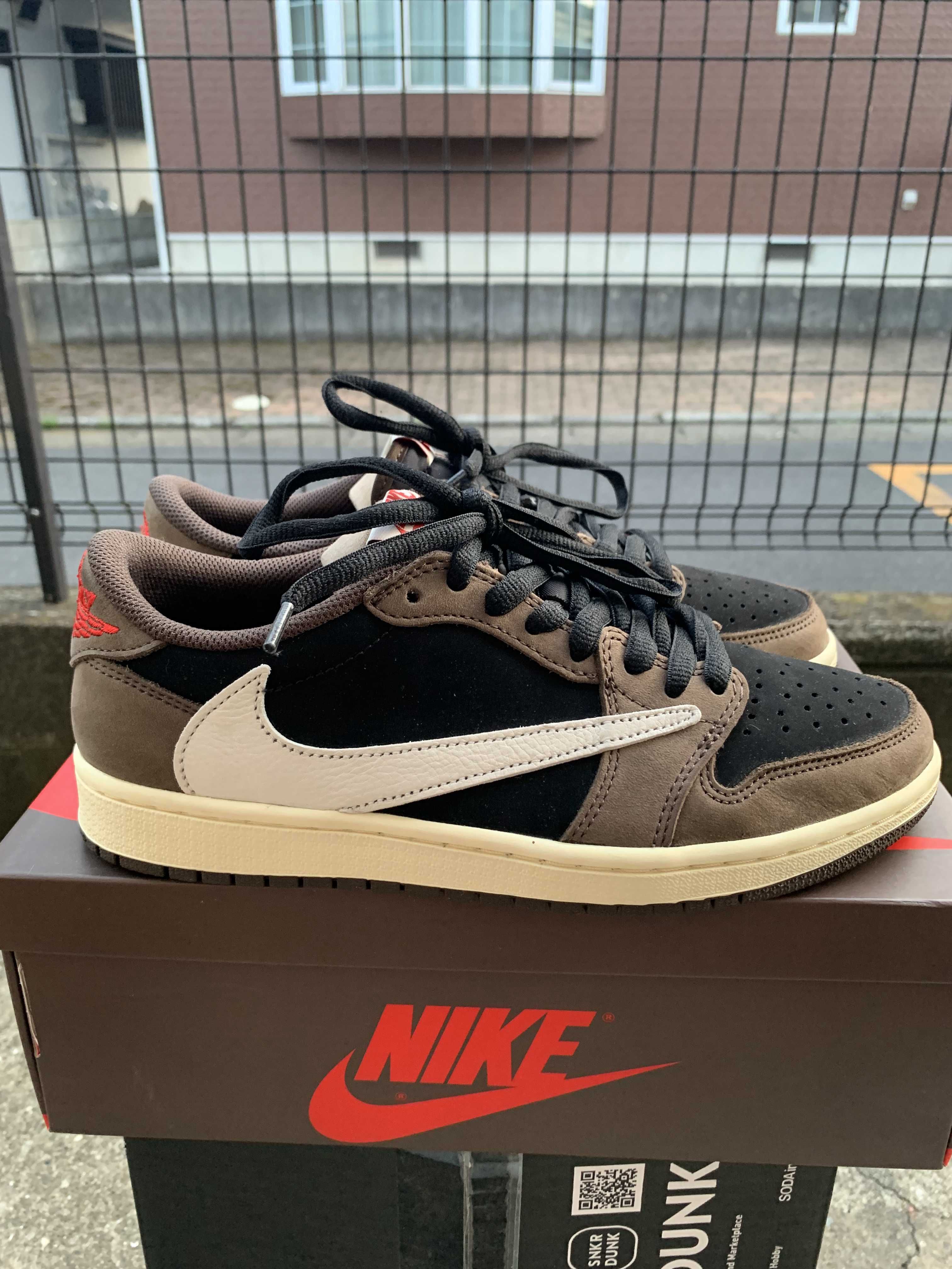 Travis Scott × Nike Air Jordan 1 Low OG SP-T "Black/Dark Mocha"