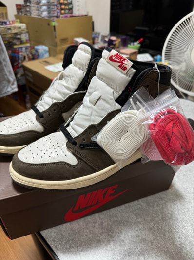 Travis Scott × Nike Air Jordan 1 Retro High OG TS SP "Sail/Dark Mocha"