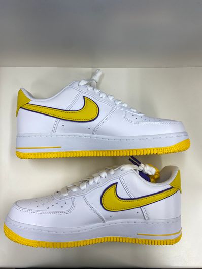 Kobe Bryant × Nike Air Force 1 Low Retro QS "Varsity Maize and Varsity Purple"