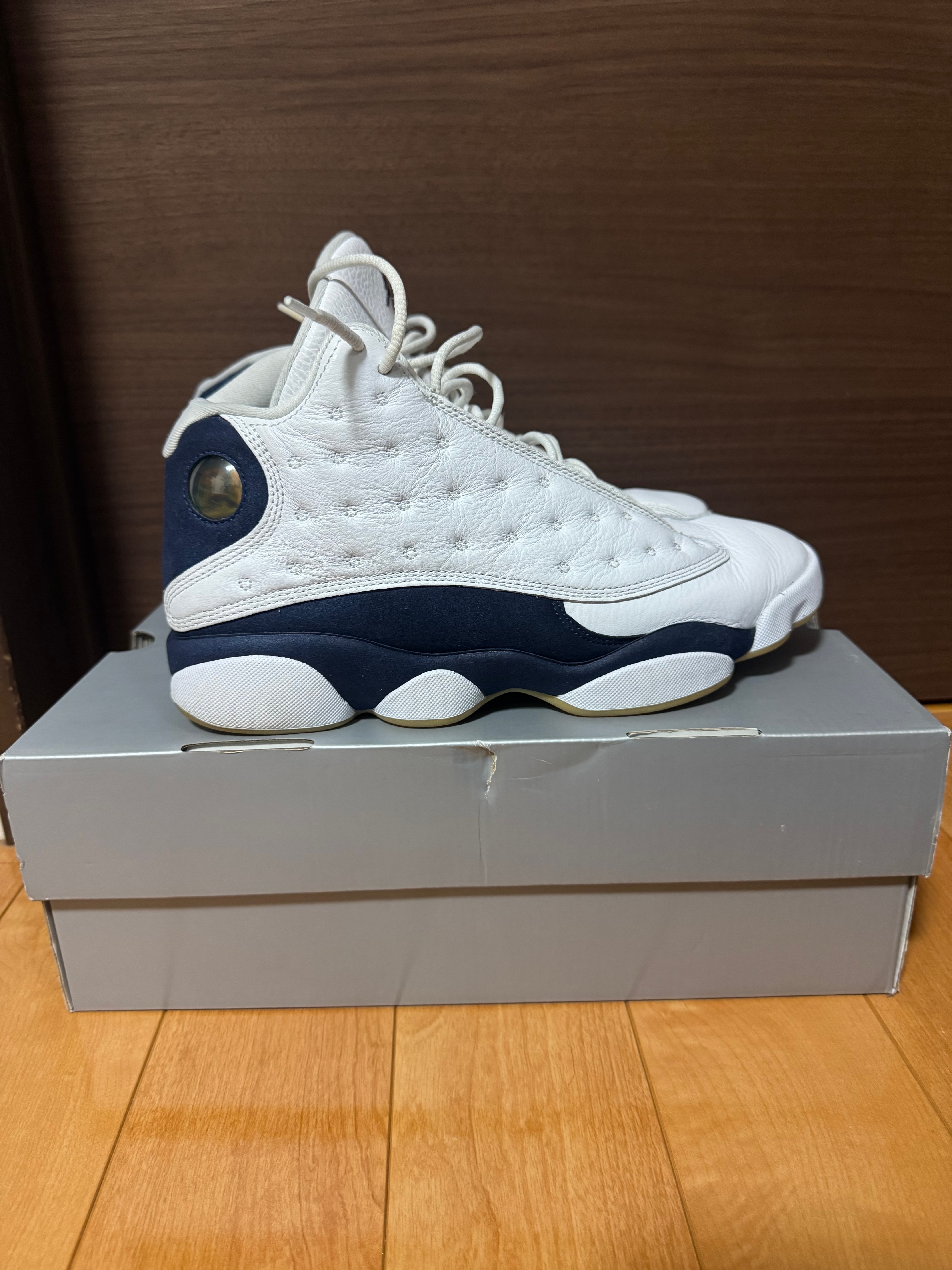 ナイキ エアジョーダン13 レトロ "ホワイト アンド ミッドナイトネイビー"