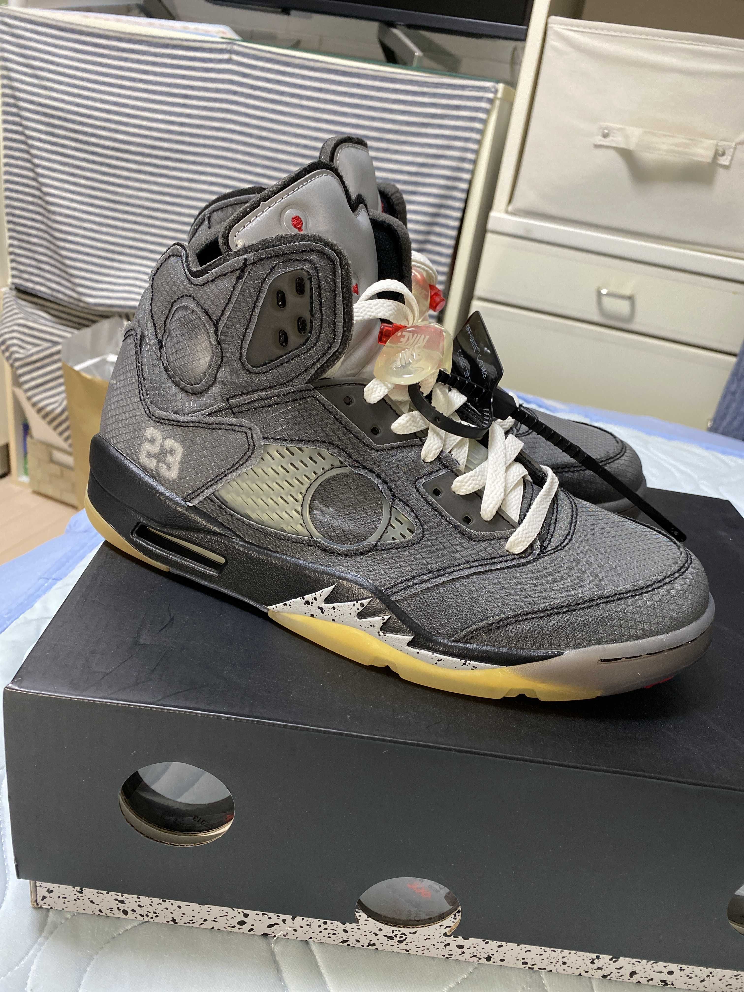 Off-White × Nike Air Jordan 5 "Black/Muslin/Fire Red"
