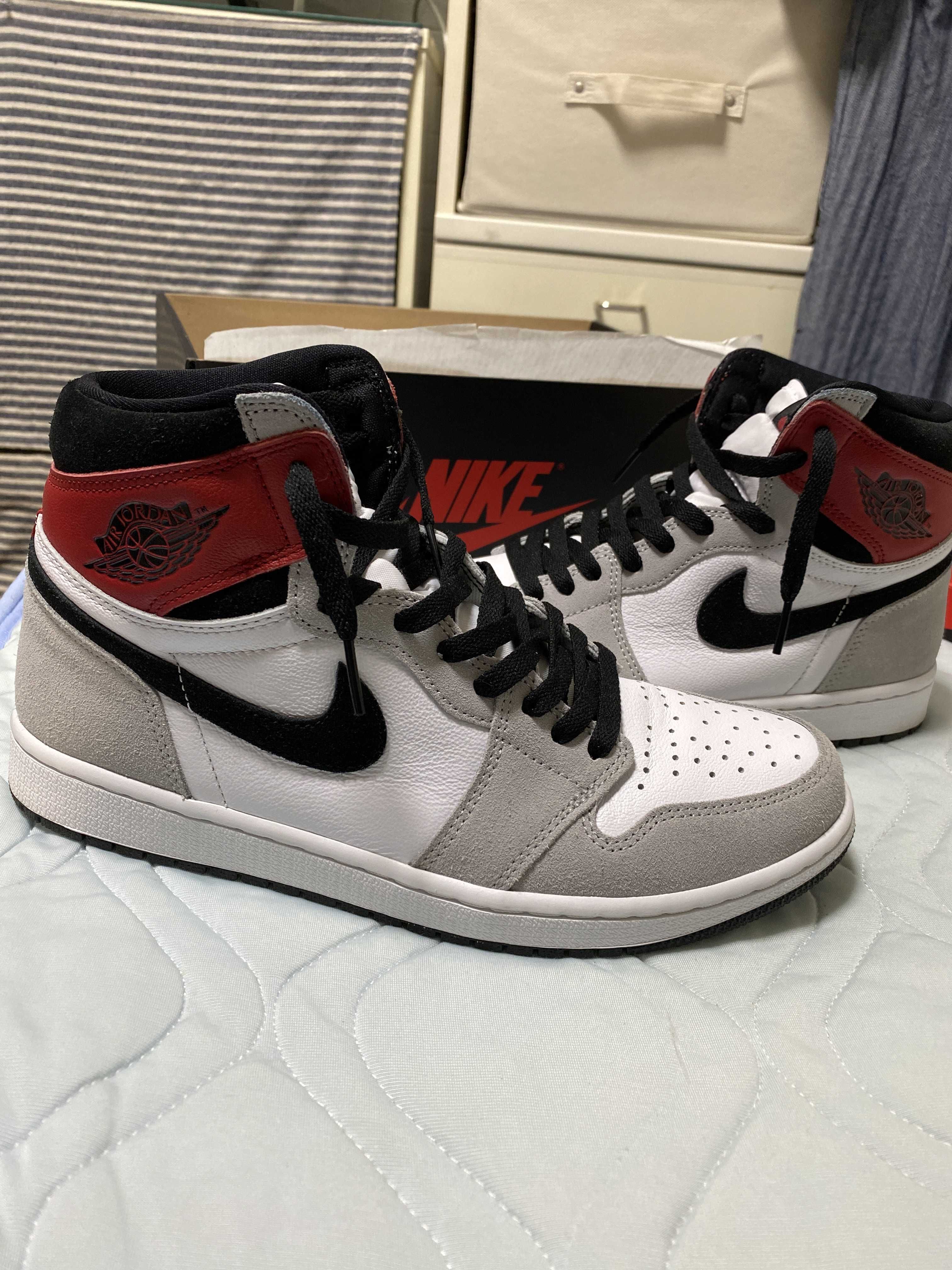 Nike Air Jordan 1 High OG "White/Black/Light Smoke Grey"