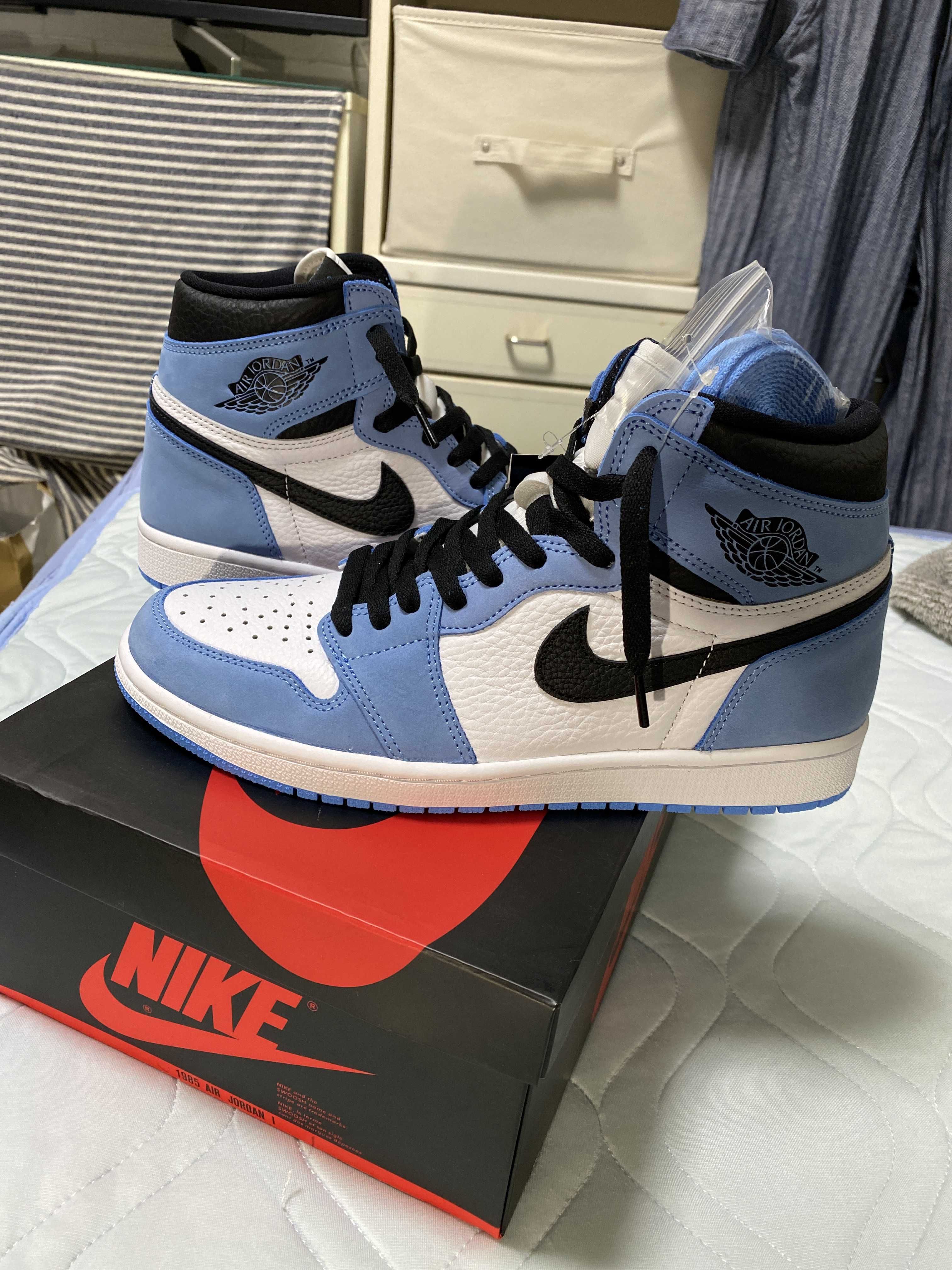 Nike Air Jordan 1 High OG "University Blue"