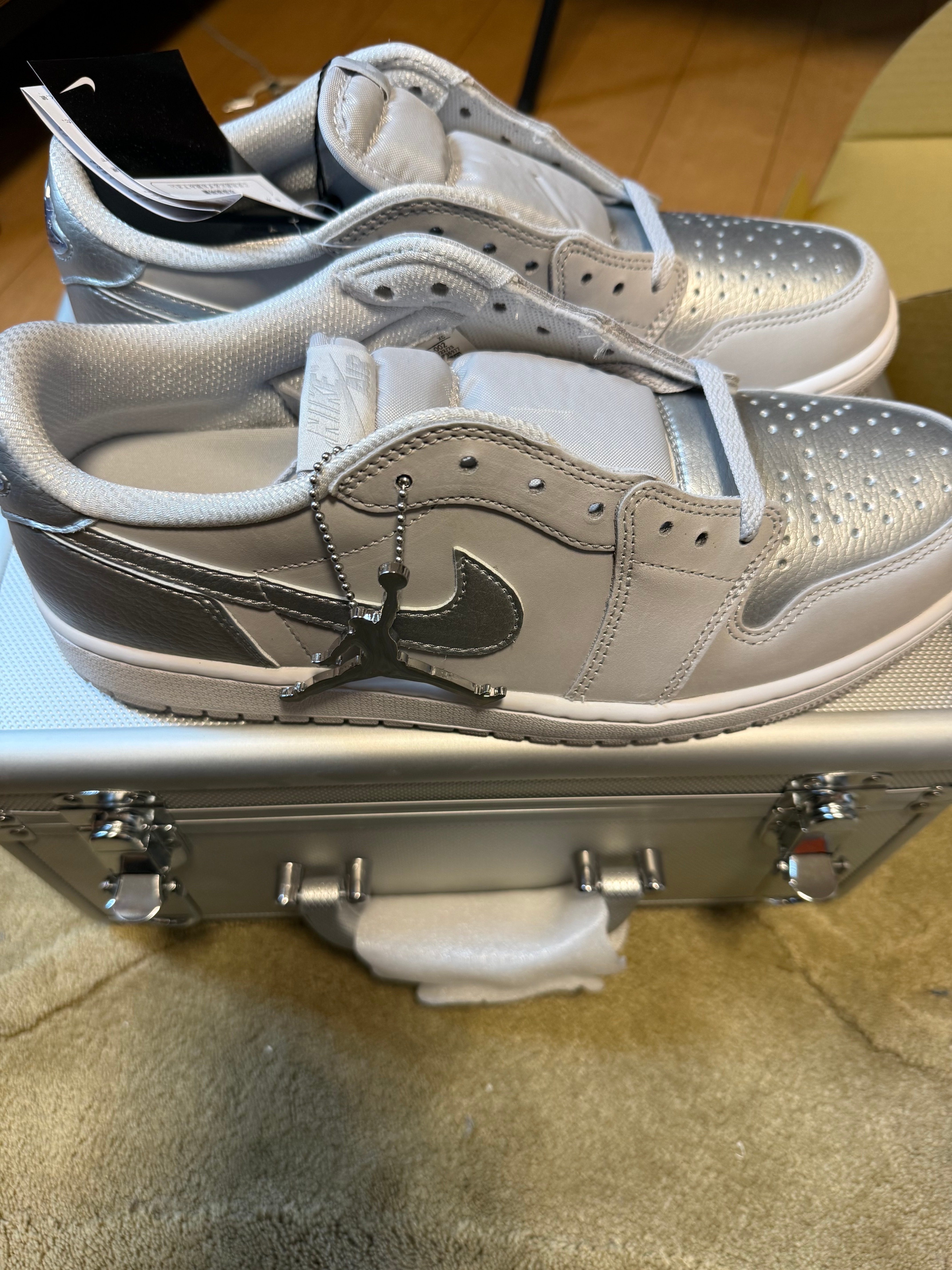 Nike Air Jordan 1 Retro Low OG "Silver" (with Briefcase) (HM0365-002)