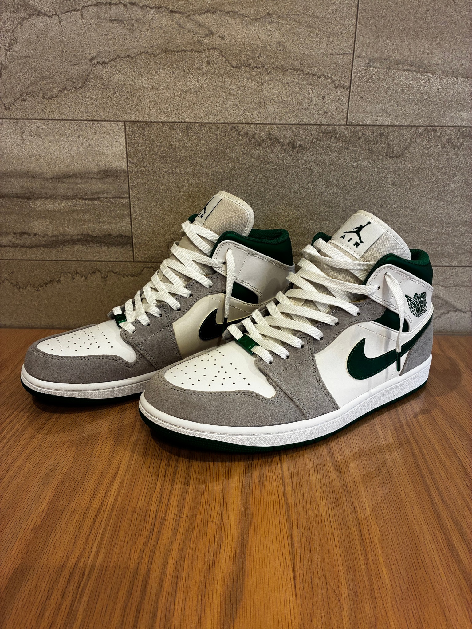 Nike Air Jordan 1 Mid "Green Grey White"