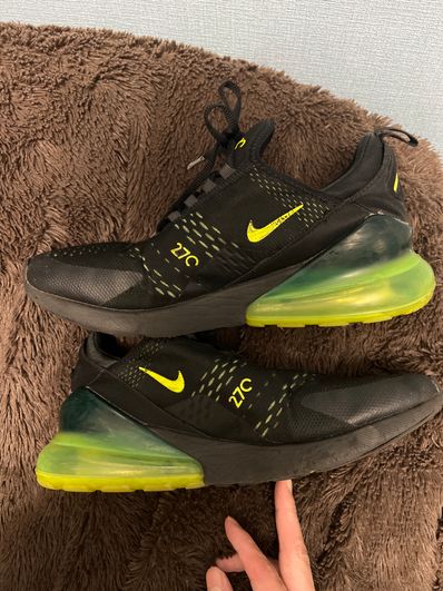 NIKE AIR MAX 270