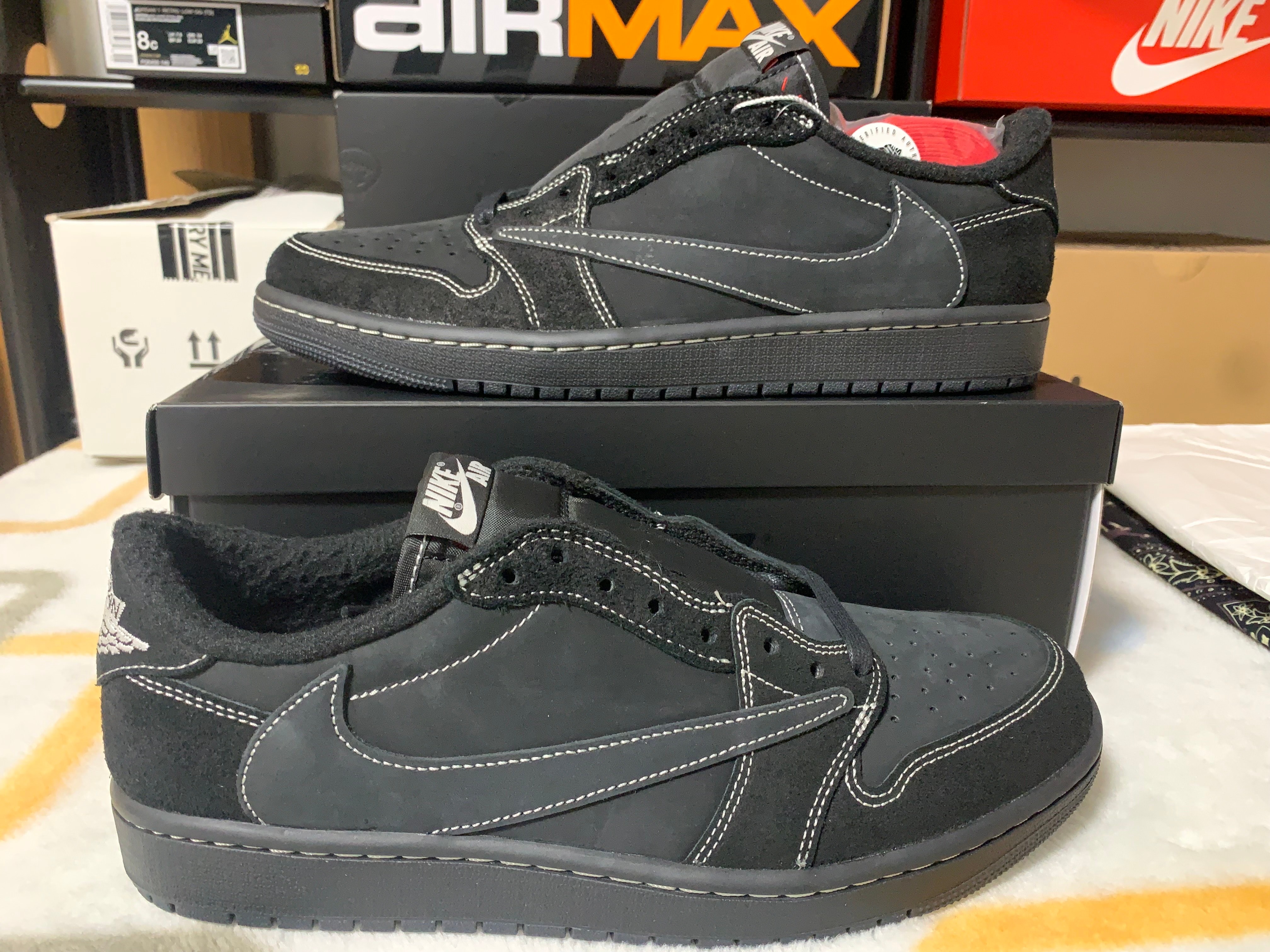 Travis Scott × Nike Air Jordan 1 Low OG SP "Black Phantom"