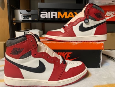 Nike Air Jordan 1 High OG "Lost & Found/Chicago"