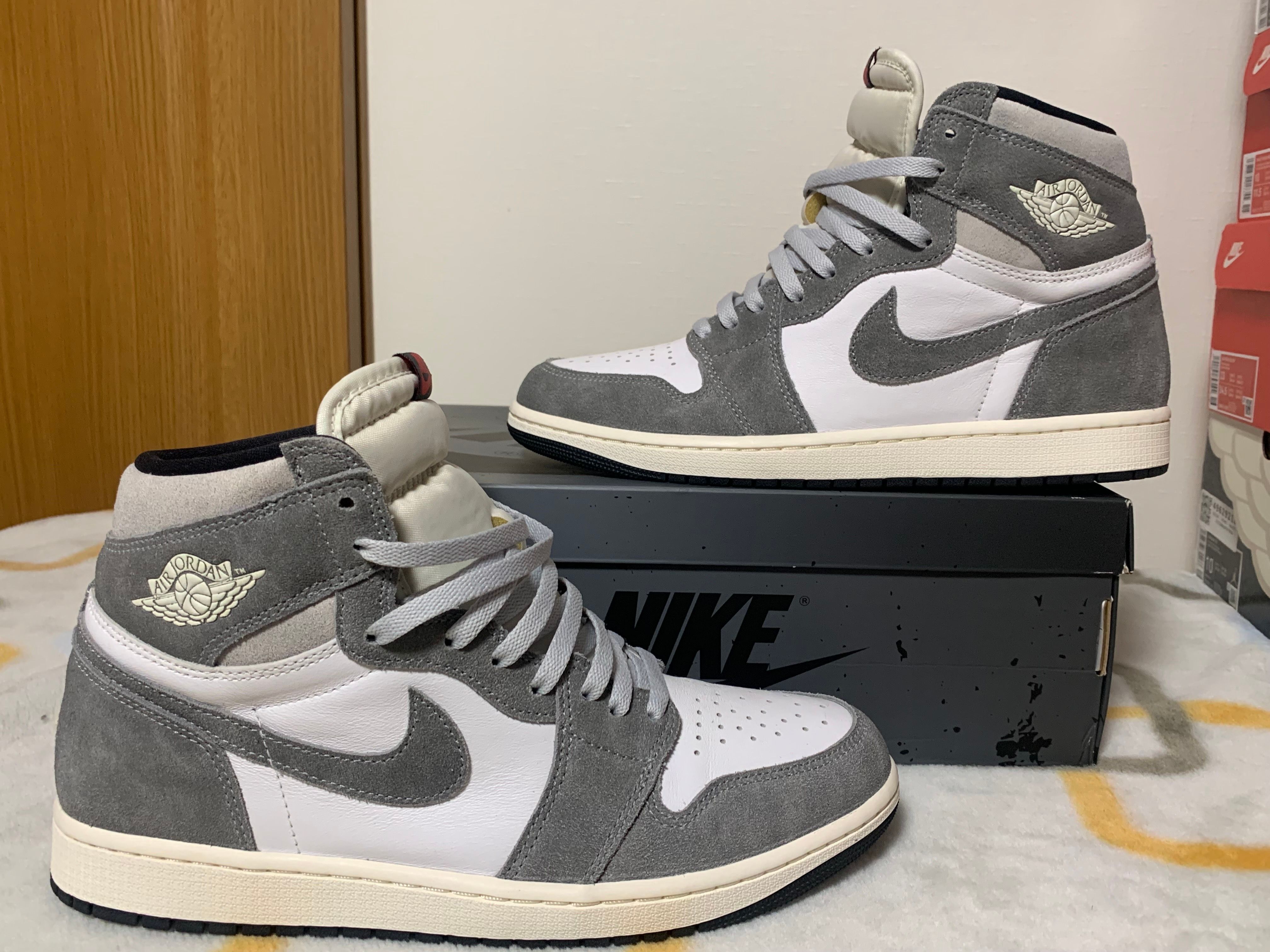 Nike Air Jordan 1 Retro High OG "Black and Smoke Grey"