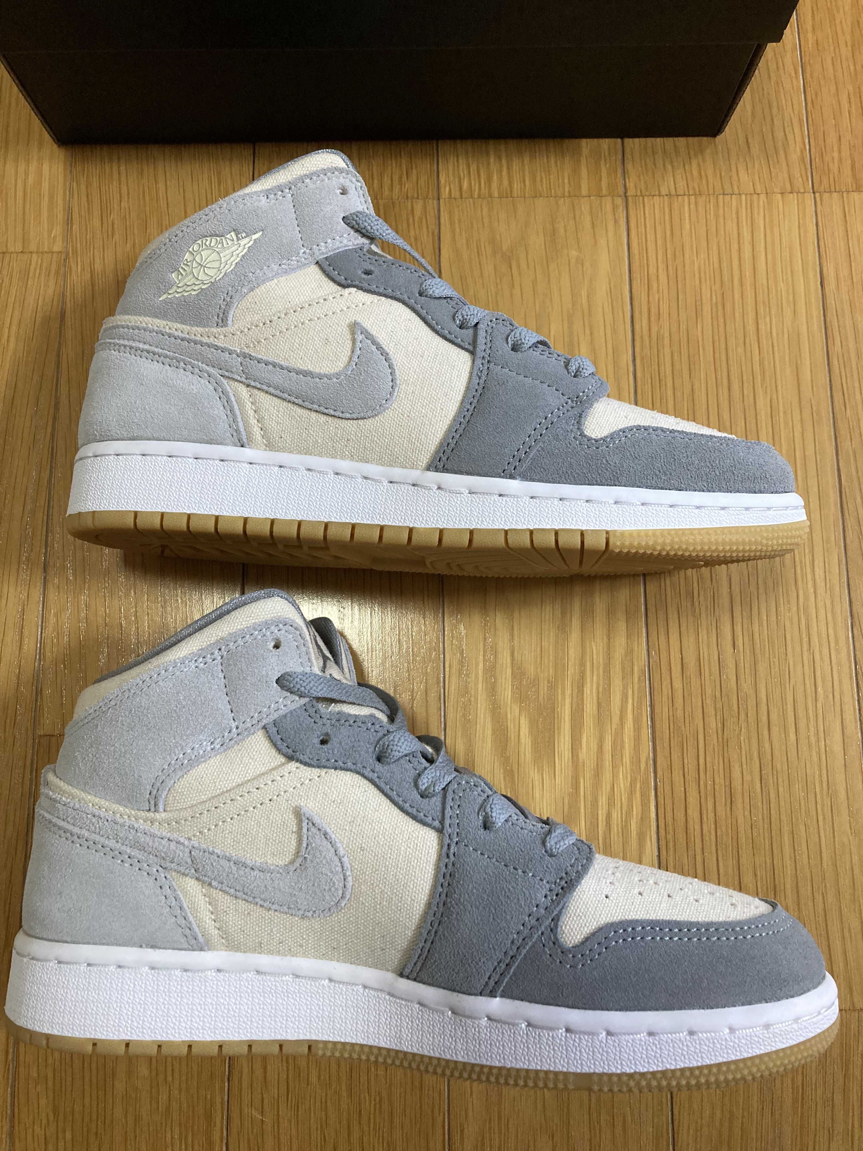 Nike GS Air Jordan 1 Mid SE "Coconut Milk/Particle Grey"