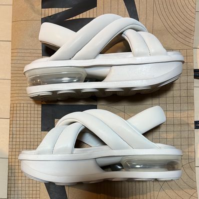 Nike Women's Air Max Isla Sandal "Light Bone/Pure Platinum/Alabaster"