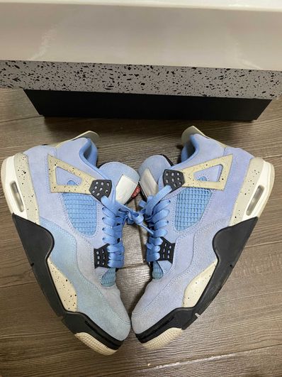 Nike Air Jordan 4 "University Blue"