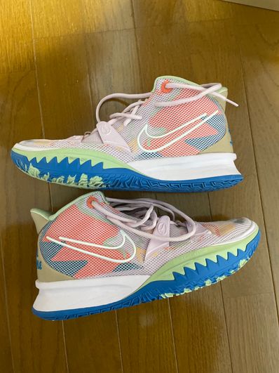 Nike Kyrie 7 "1 Worid 1 People"