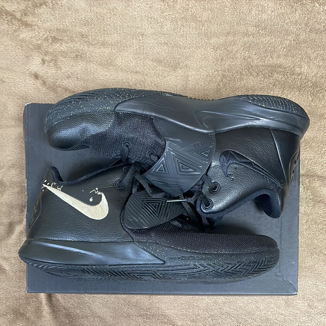 Nike Kyrie Flytrap 3 "Black/Metallic Gold Star"