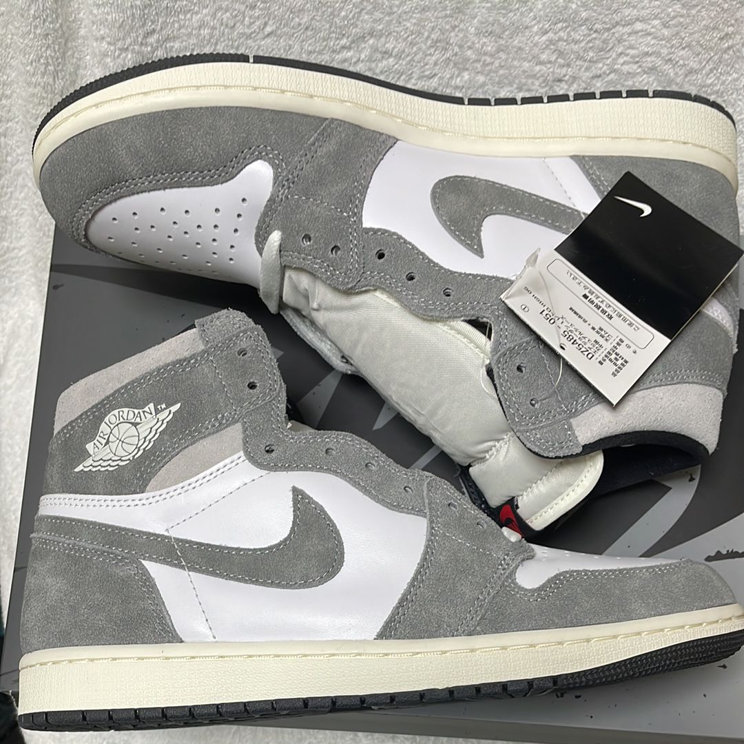 Nike Air Jordan 1 Retro High OG "Black and Smoke Grey"