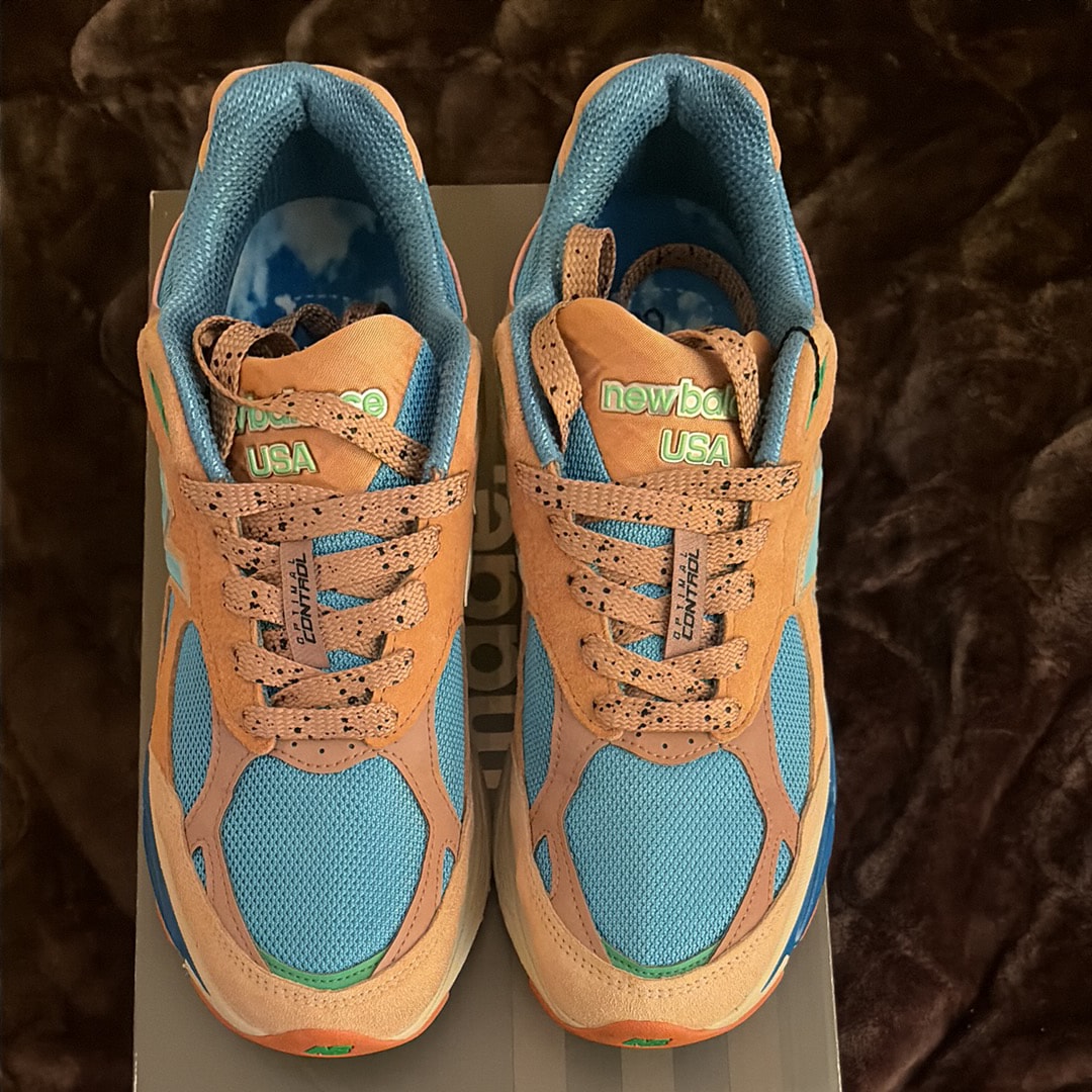 ジョー・フレッシュグッズ × ニューバランス 990V3 "アウトサイドクローズ"