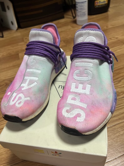 Pharrell Williams × adidas HUMAN RACE NMD HOLI FESTIVAL "PINK GLOW"