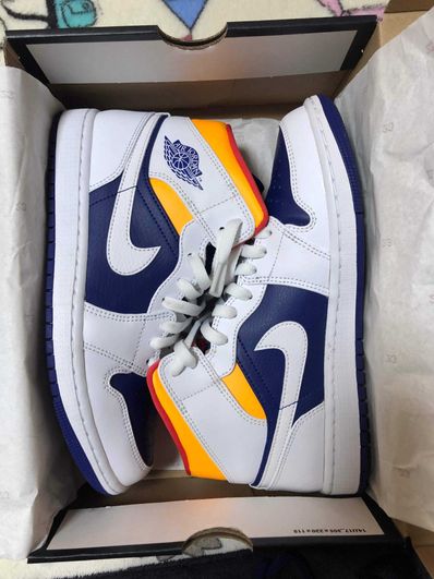 NIKE AIR JORDAN 1 MID "WHITE/NAVY/YELLOW"