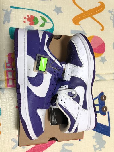 Nike Women's Dunk Low "Made You Look"