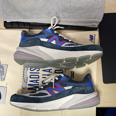 KITH × New Balance 990V6 Madison Square Garden "Navy"