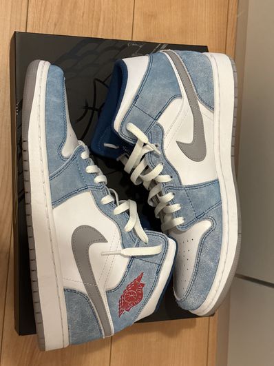 Nike Air Jordan 1 Mid SE "White/Hyper Royal/Red"