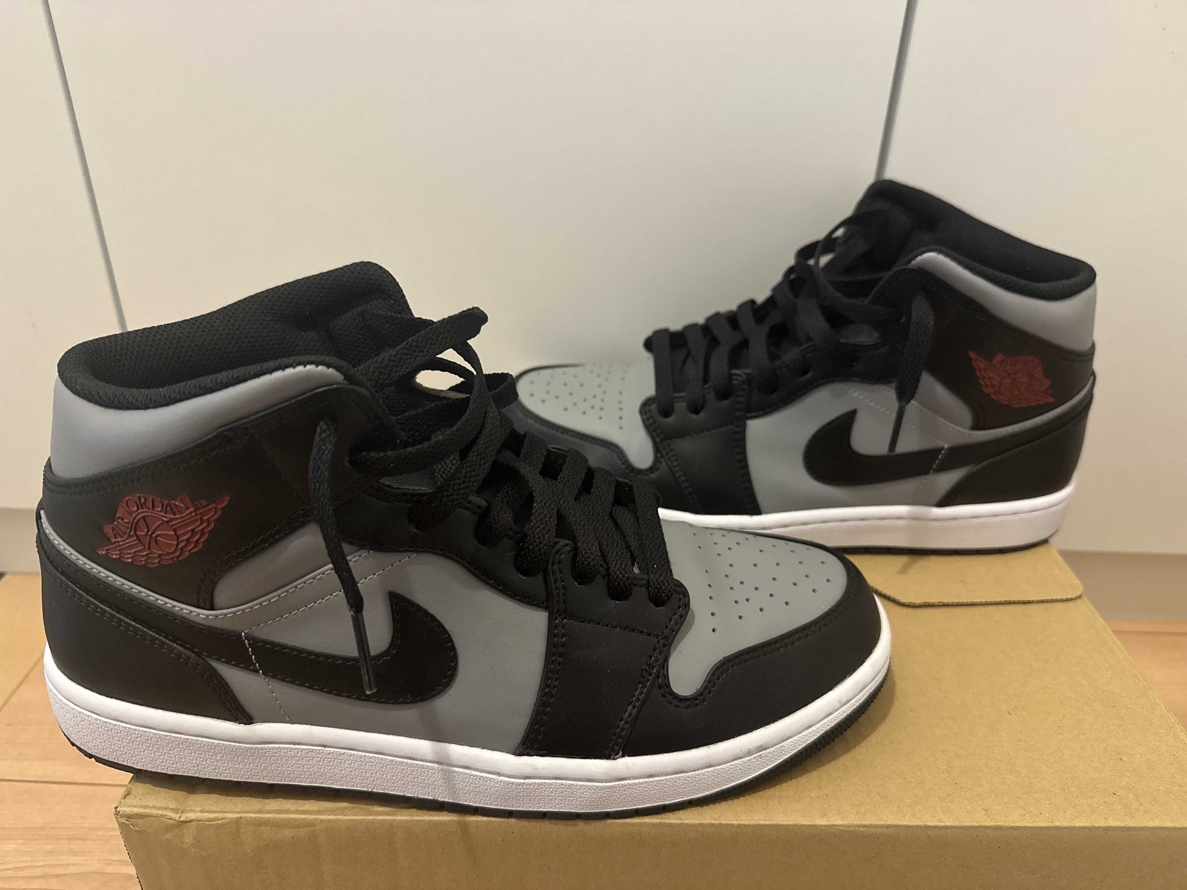 Nike Air Jordan 1 Mid "Shadow"